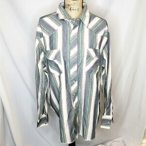 Wrangler | Vintage Striped Button Down Shirt